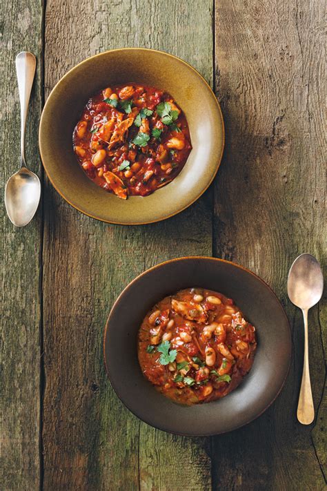 slow-cooker-chicken-and-white-bean-chili-williams image