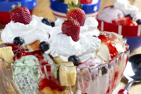 family-style-ice-cream-trifle-mrfoodcom image