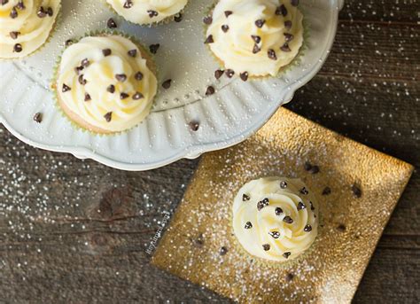 cannoli-cupcakes-easy-recipes-by-its-yummi image
