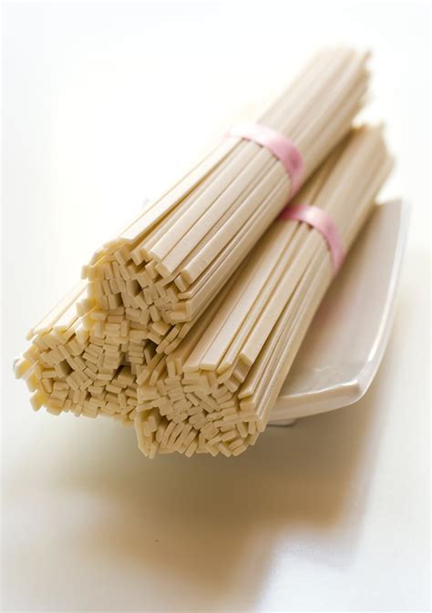 vegan-stir-fried-udon-noodles-simple-vegan-blog image