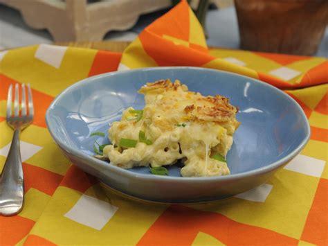 meet-the-macaroni-and-cheese-made-with-10-yes image
