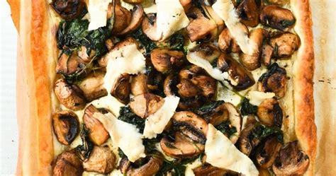 garlic-mushroom-spinach-puff-pastry-tart-tinned image