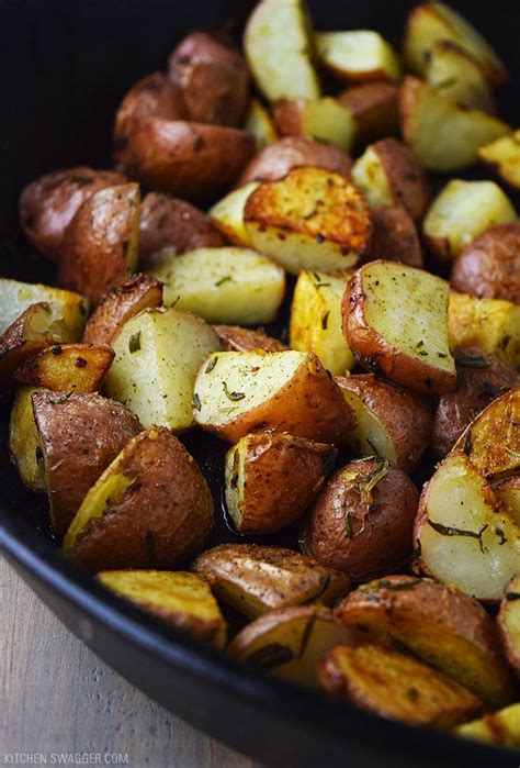 crispy-roasted-red-potatoes-with-garlic-rosemary image