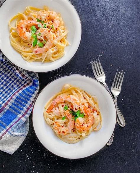 lemon-shrimp-pasta-in-garlic-white-wine-sauce image
