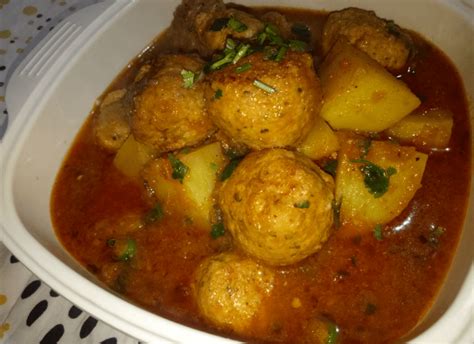 chicken-kofta-curry-pakistani-food-recipe-with-video image