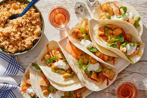 chicken-sweet-pepper-tacos-with-spiced-rice-blue image