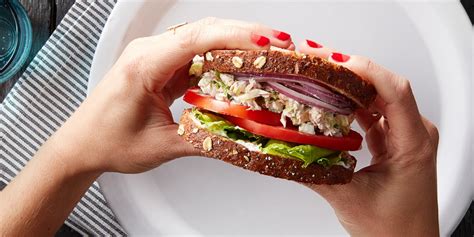 how-to-make-a-perfect-tuna-sandwich-epicurious image