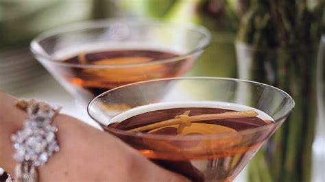 sazerac-cocktails-recipe-bon-apptit image