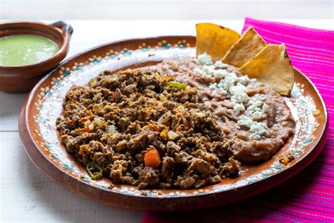 machaca-traditional-mexican-dried-beef-dish-amigofoods image