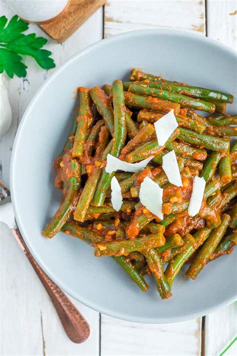 green-beans-in-tomato-sauce-sustainable-cooks image