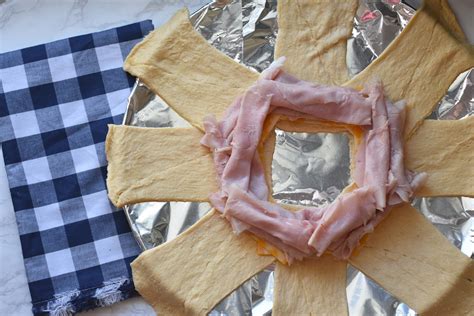 ham-and-cheese-crescent-ring-happy-family-blog image