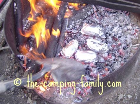 how-to-bake-a-potato-in-the-campfire image