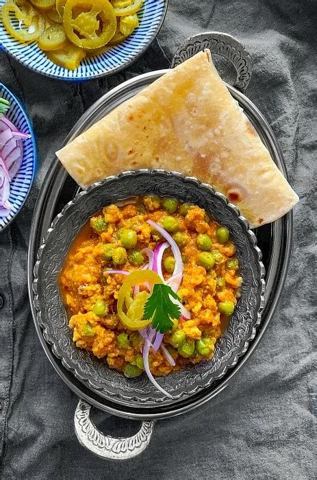 chicken-keema-matar-recipe-indian-chicken-mince-curry image