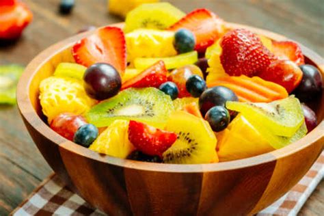 mango-strawberry-salad-recipe-recipes-food-easy-healthy image