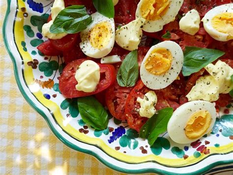tomato-and-egg-salad-elizabeth-minchilli image