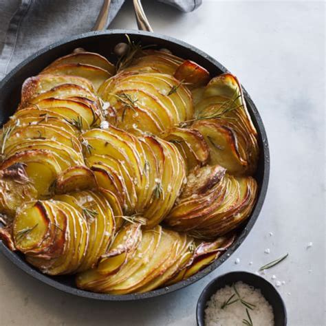 crispy-roasted-potatoes-with-rosemary-williams-sonoma image