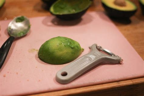 avocado-toast-with-lumpfish-roe-lemon-and-creme image