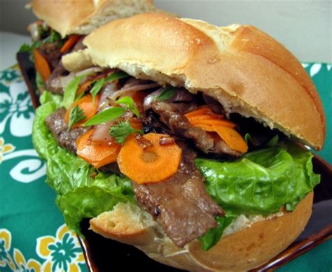 banh-mi-vietnamese-sandwich-eating-richly image