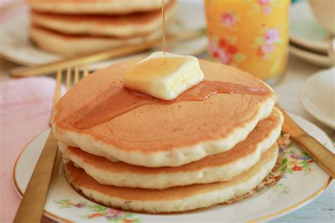 perfect-buttermilk-pancakes-wheat-foods-council image