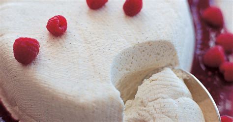 barefoot-contessa-coeur-a-la-creme-with-raspberries image