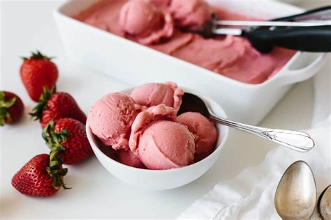 homemade-strawberry-frozen-yogurt-downshiftology image