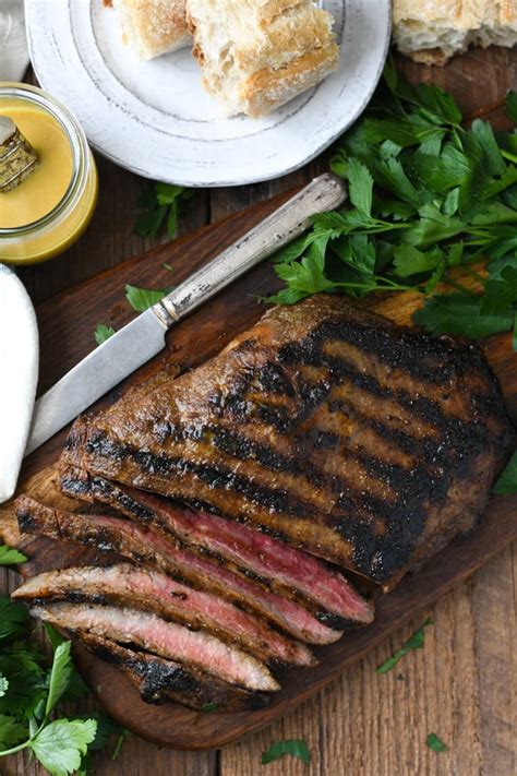 marinated-grilled-flank-steak-the-seasoned-mom image