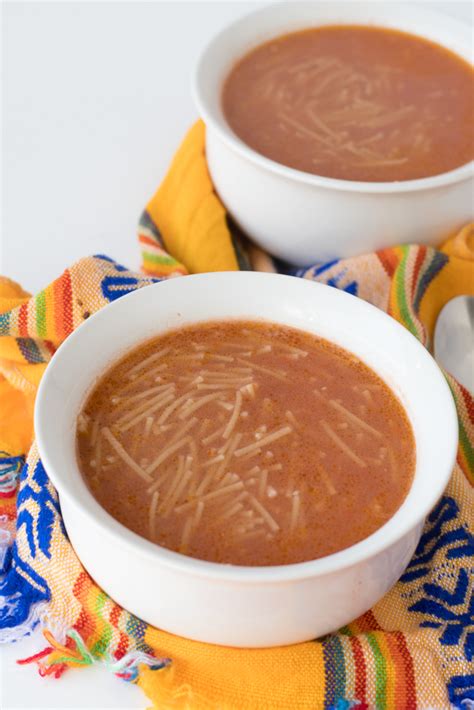 sopa-de-fideo-con-caldo-de-frijol-noodle-soup-with image