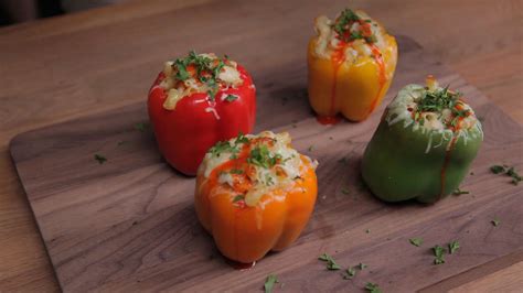 how-to-make-a-mac-and-cheese-stuffed-bell-pepper image