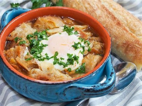 sopa-de-ajo-spanish-garlic-soup-curious-cuisiniere image