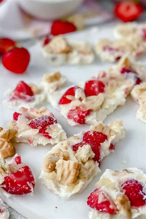 strawberry-greek-yogurt-bark-the-yummy-bowl image