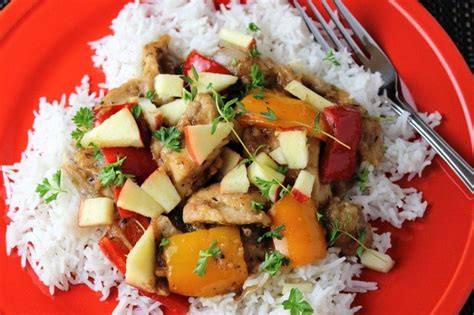 easy-chicken-stir-fry-with-apples-two-kooks-in-the image