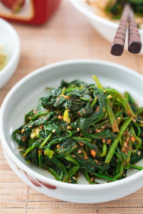 sigeumchi-namul-korean-spinach-side-dish image