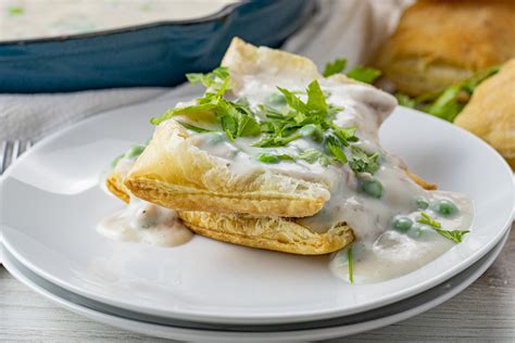 easy-creamed-tuna-on-toast-feeding-your-fam image