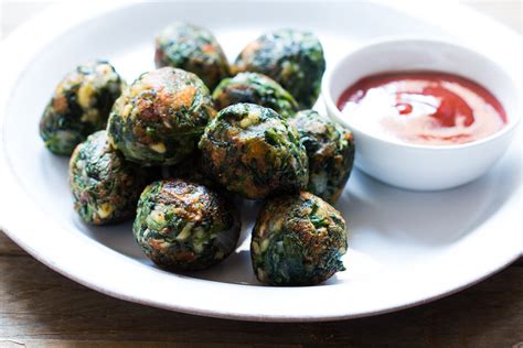 garlic-spinach-balls-recipe-by-archanas-kitchen image
