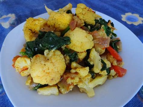 spinach-cauliflower-curry-good-food image
