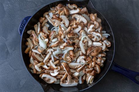 shiitake-mushrooms-recipe-quick-easy-momsdish image