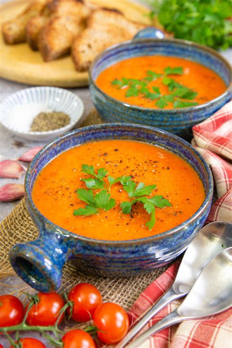 roasted-tomato-and-red-pepper-soup-fuss-free image