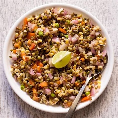 sprouts-salad-sprouted-moong-salad image