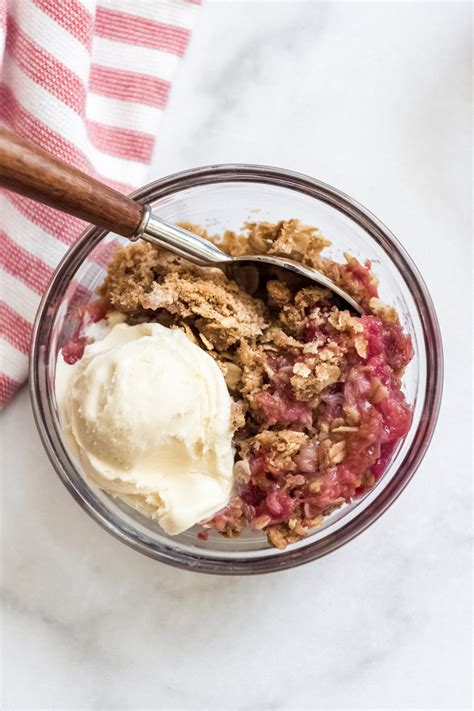 easy-rhubarb-crisp-recipe-best-desserts image