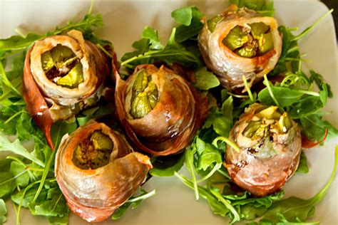 prosciutto-wrapped-stuffed-summer-figs-italian-food image