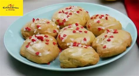 nonnas-iced-almond-cookies-eatalian image