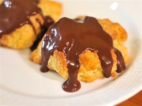 chocolate-gravy-recipe-serious-eats image