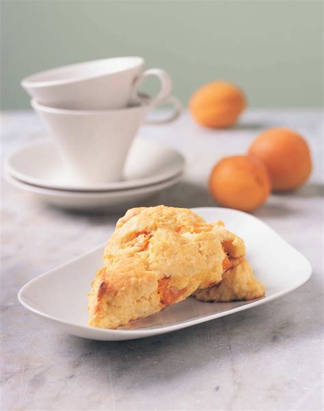 golden-apricot-scones-stemilt image