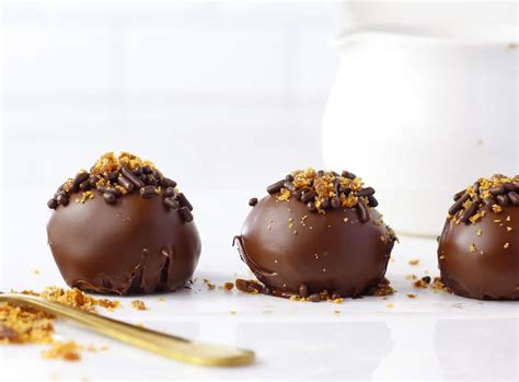 chocolate-praline-truffles-green-smoothie-gourmet image