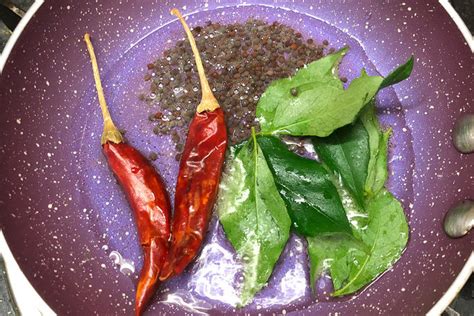 kerala-style-ulli-theeyal-recipe-onion-curry-step-by image