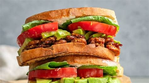 7-ways-to-make-blts-without-the-bacon-livekindly image