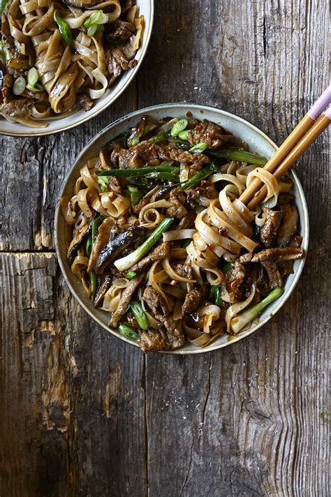 20-minute-beef-and-shiitake-noodle-stir-fry-serving image