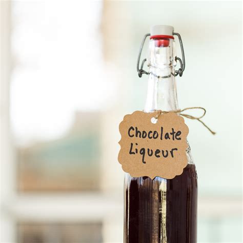 how-to-make-homemade-diy-chocolate-liqueur image