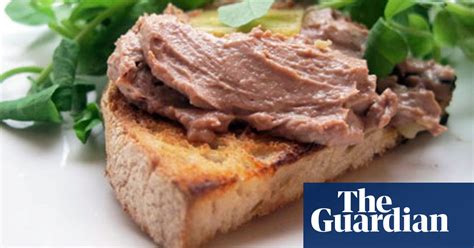 how-to-make-perfect-chicken-liver-pt-starter-the image