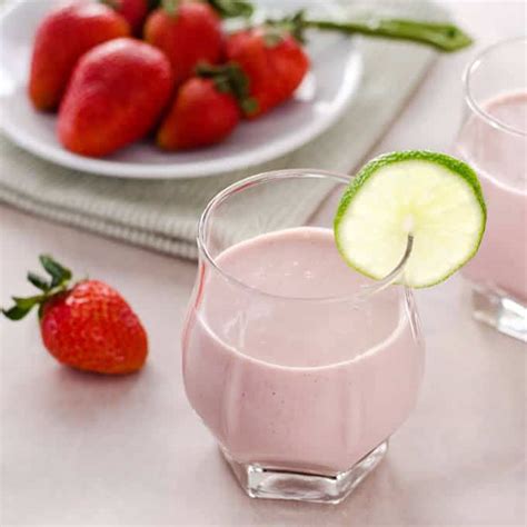 strawberry-coconut-smoothie-paleo-dairy-free-vegan image